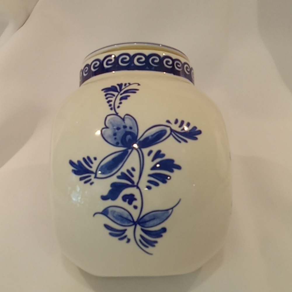 Delft Hand Painted Small Blue And White Canister - Picture 5 of 10
